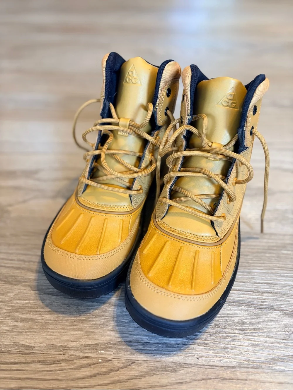 Nike Kids Yellow and Black High-Top Winter Boots